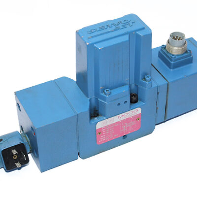 MOOG D661Z2742J P80HXAPFNEA2 SERVO VALVE