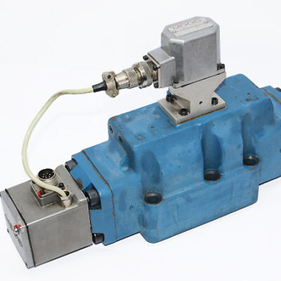 MOOG D663Z954C SERVO PROPORTIONAL CONTROL VALVE D061-732D