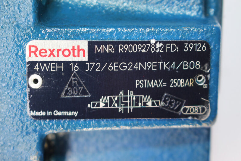 REXROTH R900927832 PILOT OPERATED DIRECTIONAL VALVE 4WEH 16 J72/6EG24N9ETK4/B08