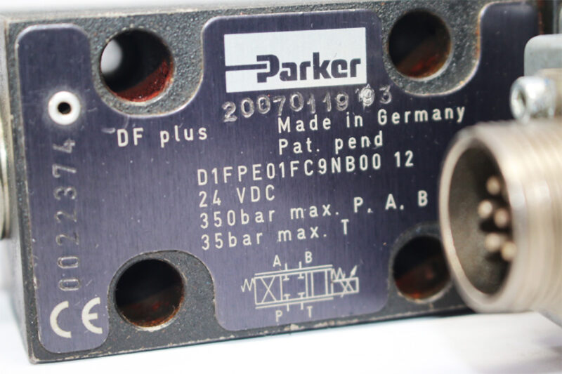 PARKER D1FPE01FC9NB00 12 Proportional Directional Control Valve