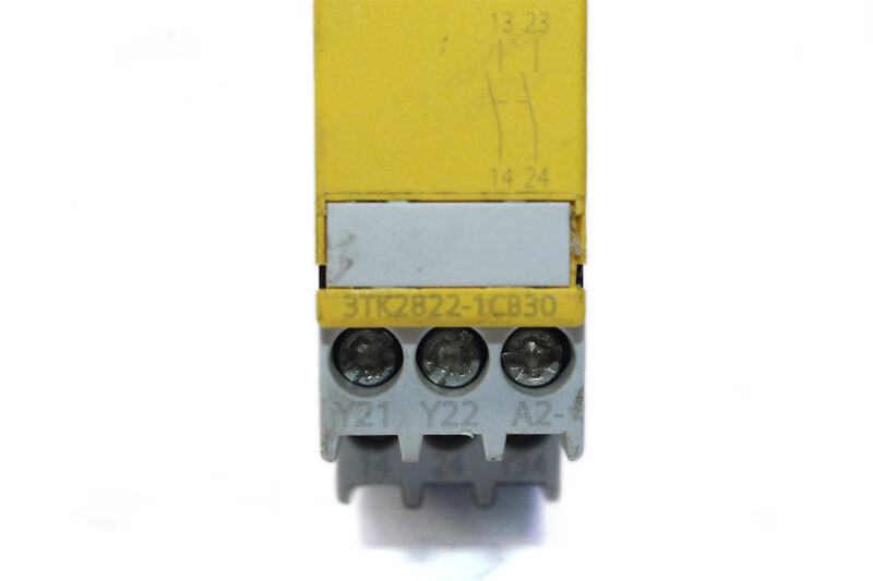 SIEMENS 3TK2822-1CB30 SAFETY RELAYS