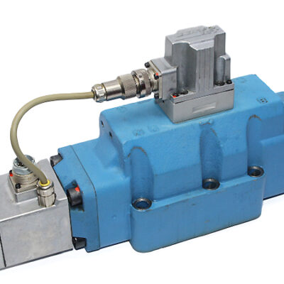 MOOG D663Z4747 L03HXAM6NEA2-K SERVO-PROPORTIONAL CONTROL VALVE D061-8320