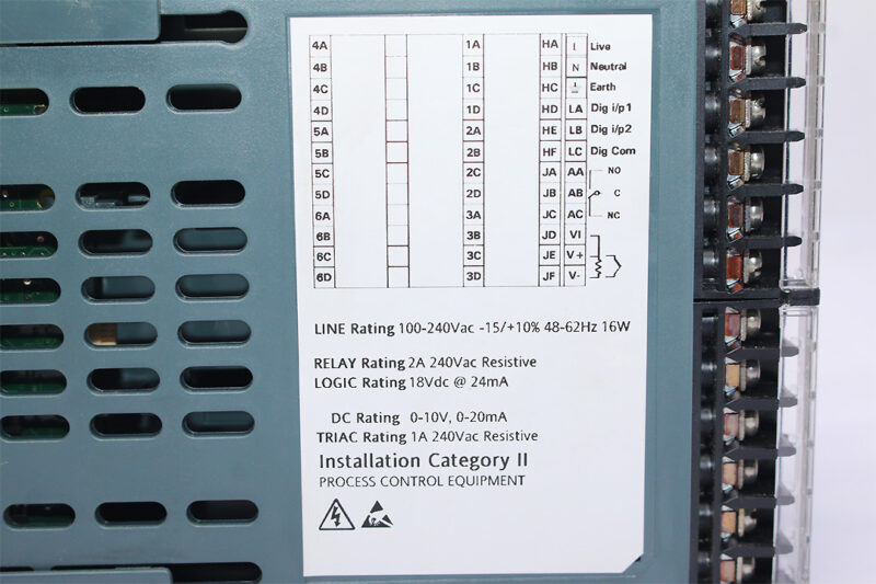 EUROTHERM 2404 TEMPERATURE CONTROLLER 2404/CC/VH/XX/XX/XX/RF/XX/XX/XX/FRA/XXXXX/XXXXXX/