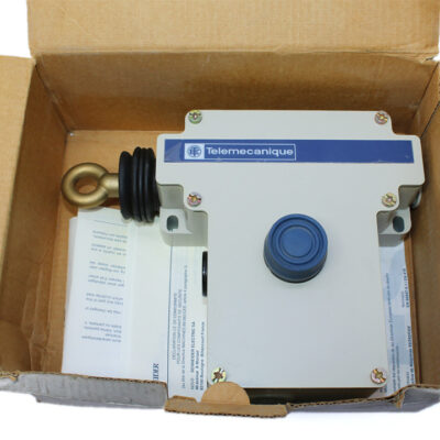 Telemecanique XY2CE2A250 Latching emergency stop rope pull switch