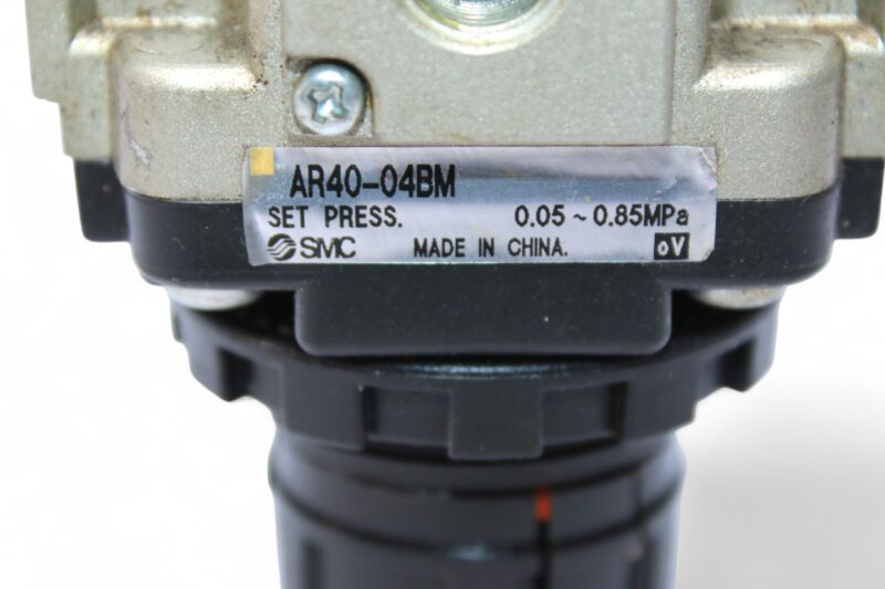 SMC AR40-04BM PRESSURE REGULATOR - Image 2