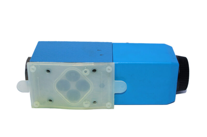VICKERS DG4V 3 2AL M U H7 60 SOLENOID OPERATED DIRECTIONAL VALVE - Image 9