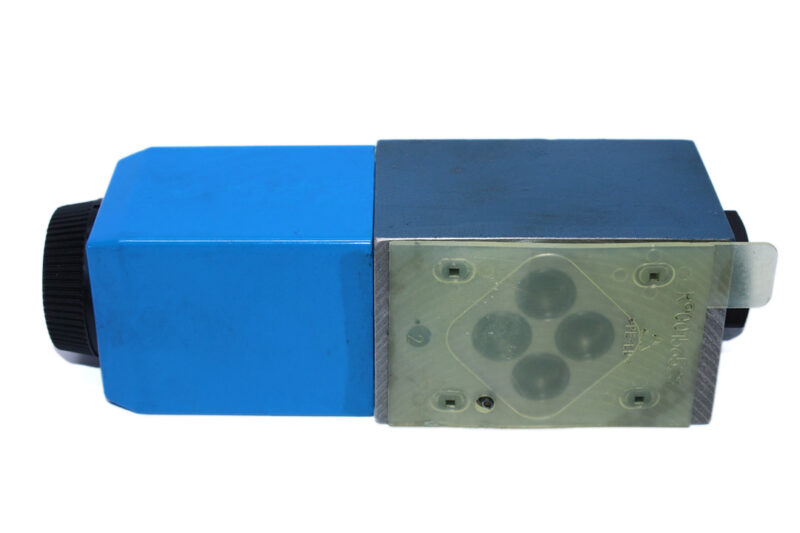 VICKERS DG4V 3 2AL M U H7 60 SOLENOID OPERATED DIRECTIONAL VALVE - Image 7