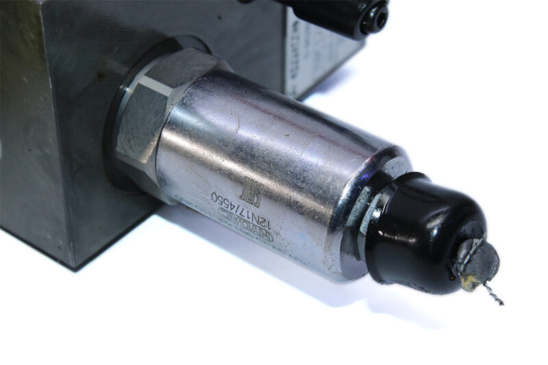 HYDAC SAF20M12T200A-S13 SAFETY AND SHUT-OFF BLOCK 2120454 - Image 3