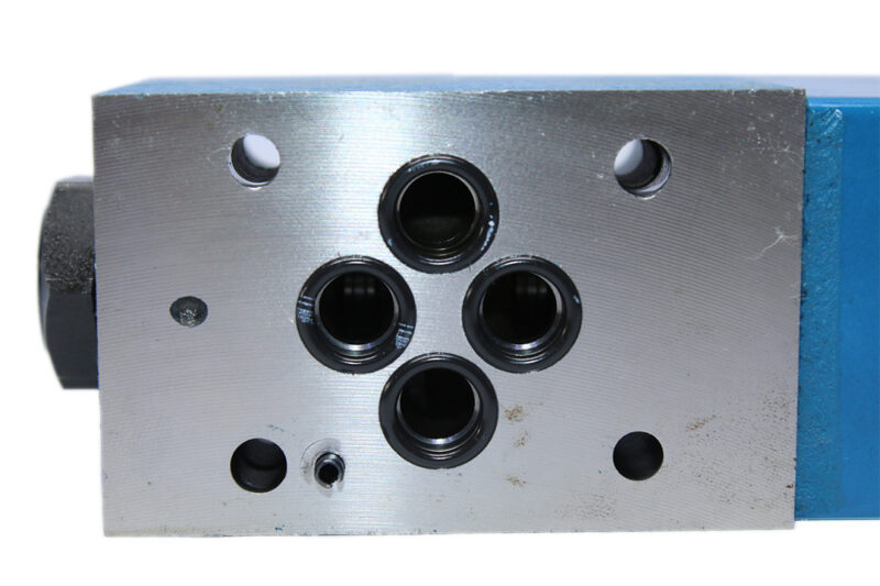 VICKERS DG4V 3 0B M U H7 60 SOLENOID OPERATED DIRECTIONAL VALVE - Image 8