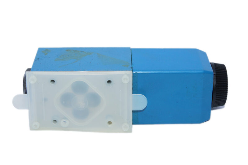 VICKERS DG4V 3 0B M U H7 60 SOLENOID OPERATED DIRECTIONAL VALVE - Image 9