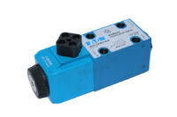 VICKERS DG4V 3 0A M U C6 60 SOLENOID OPERATED DIRECTIONAL VALVE