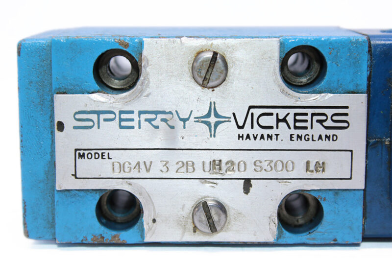 VICKERS DG4V 3 2B UH20 S300 LH SOLENOID OPERATED DIRECTIONAL VALVE