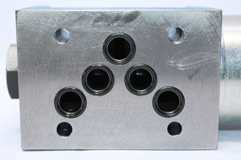 VICKERS DG4V 5 2AJ M U H6 20 SOLENOID OPERATED DIRECTIONAL VALVE - Image 6