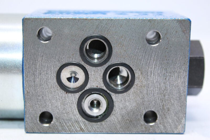 REXROTH R900223864 DIRECTIONAL CONTROL VALVE M-3SED6CK14/350CG24N9K4/P - Image 6
