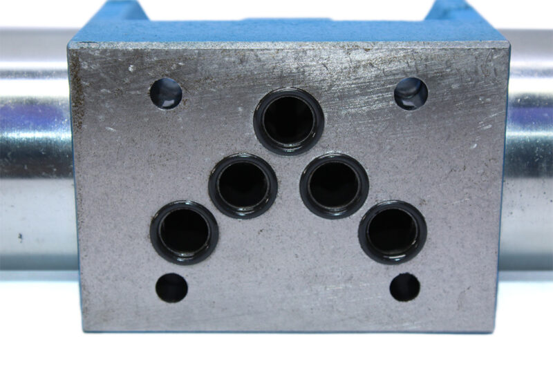 VICKERS DG4V 5 2CJ M U H6 20 SOLENOID OPERATED DIRECTIONAL VALVE - Image 6