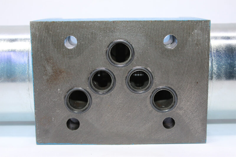 VICKERS DG4V 5 52CJ M U H6 20 SOLENOID OPERATED DIRECTIONAL VALVE - Image 6