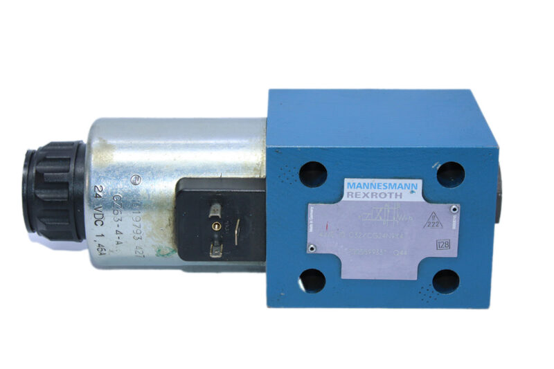 REXROTH R900589933 DIRECTIONAL CONTROL VALVE 4WE10D32/CG24N9K4 - Image 3