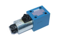 REXROTH R900589933 DIRECTIONAL CONTROL VALVE 4WE10D32/CG24N9K4
