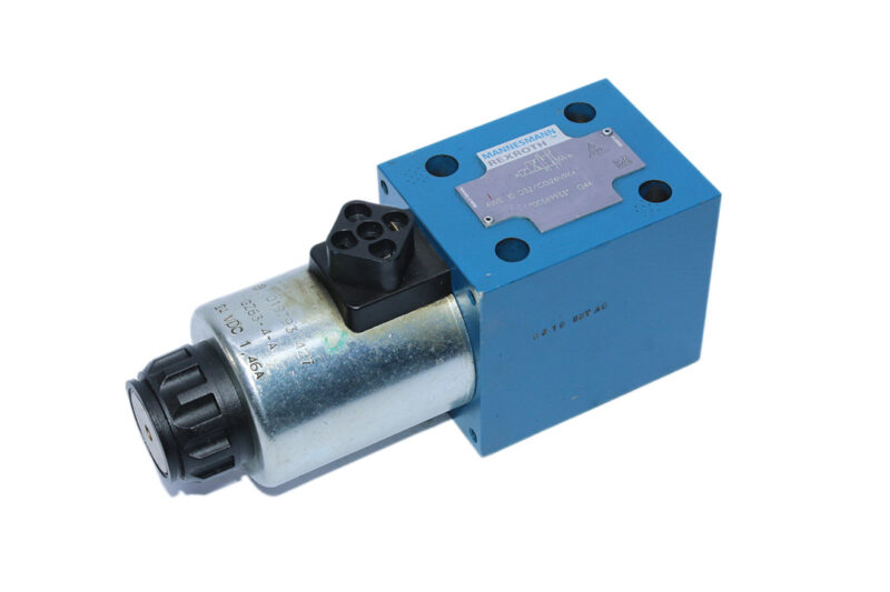 REXROTH R900589933 DIRECTIONAL CONTROL VALVE 4WE10D32/CG24N9K4