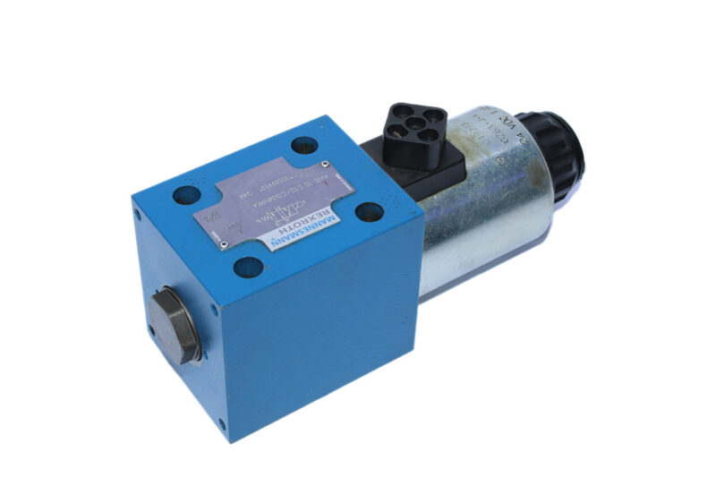 REXROTH R900589933 DIRECTIONAL CONTROL VALVE 4WE10D32/CG24N9K4 - Image 5