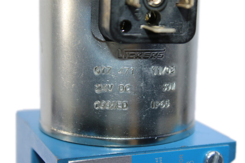 VICKERS DG4V 5 8CJ VM U H6 20 SOLENOID OPERATED DIRECTIONAL VALVE - Image 4