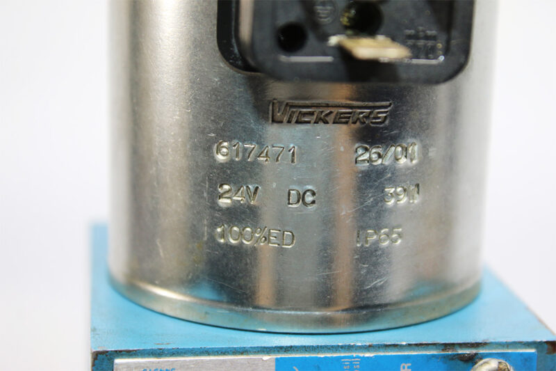 VICKERS DG4V 5 8CJ VM U H6 20 SOLENOID OPERATED DIRECTIONAL VALVE - Image 4