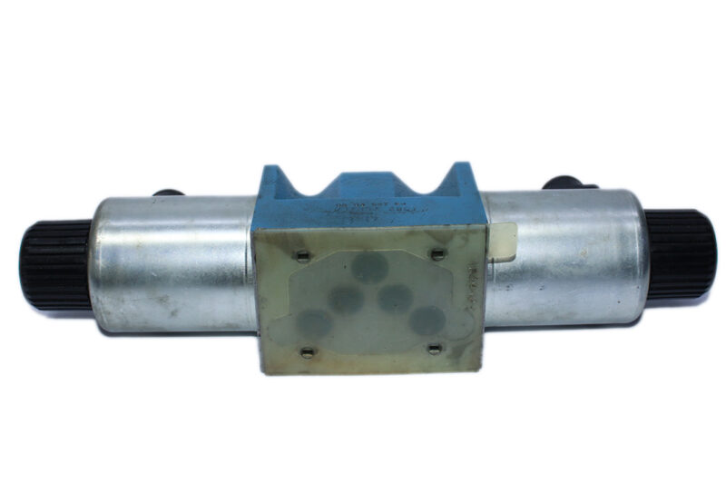 VICKERS DG4V 5 8CJ VM U H6 20 SOLENOID OPERATED DIRECTIONAL VALVE - Image 7