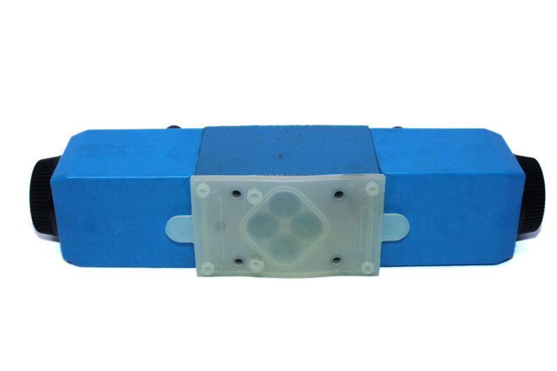 VICKERS DG4V 3 2N M U H7 60 SOLENOID OPERATED DIRECTIONAL VALVE - Image 9
