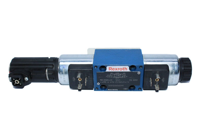 REXROTH R900944121 PROPORTIONAL DIRECTIONAL VALVE 4WRE 6 W16-21/G24K4/V - Image 4