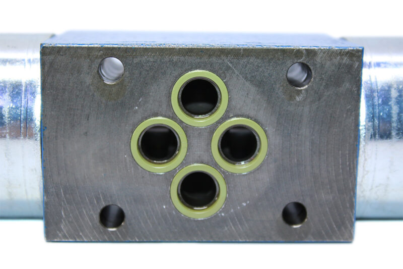 REXROTH R900944121 PROPORTIONAL DIRECTIONAL VALVE 4WRE 6 W16-21/G24K4/V - Image 6