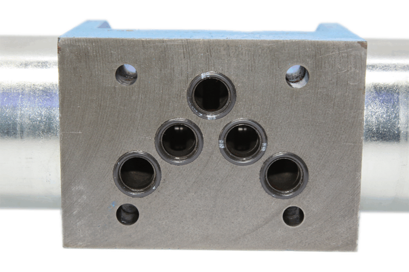 VICKERS DG4V 5 2NJ M U H6 20 SOLENOID OPERATED DIRECTIONAL VALVE - Image 6