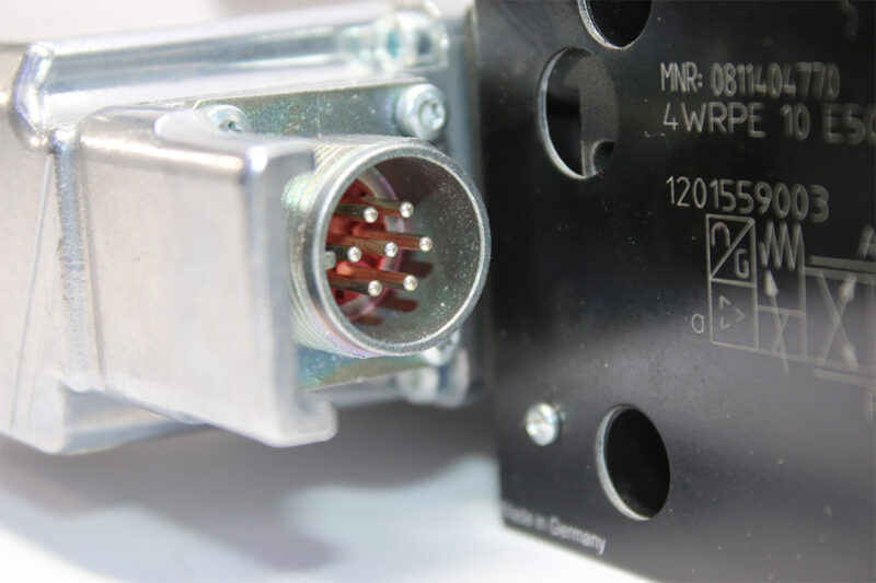 REXROTH 0811404770 PROPORTIONAL VALVE 4WRPE 10 E50SJ-2X/G24K0/A1M - Image 3