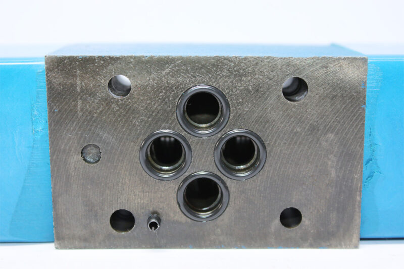 VICKERS DG4V 3S 0C M U C5 60 SOLENOID OPERATED DIRECTIONAL VALVE - Image 7