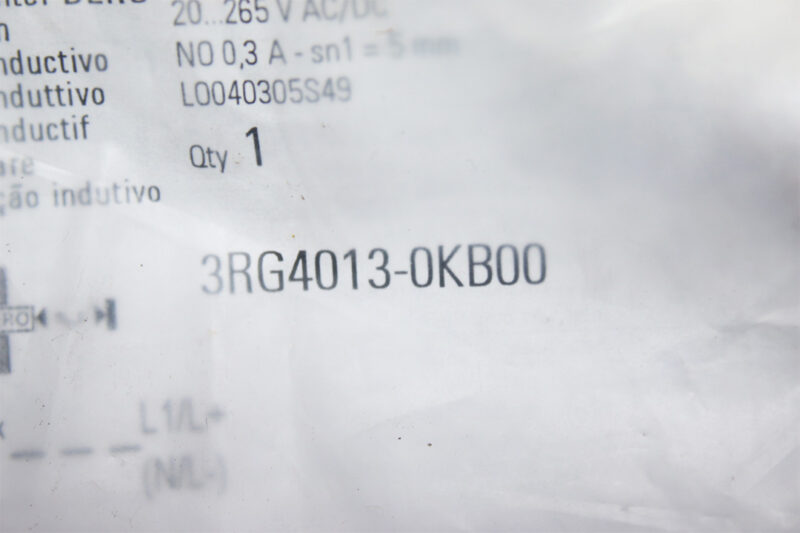 SIEMENS 3RG4013-0KB00 INDUCTIVE SENSOR