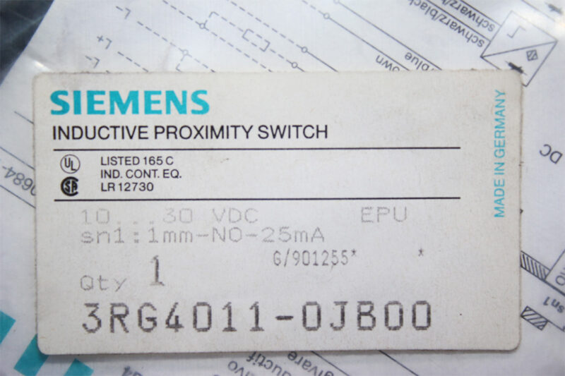 SIEMENS 3RG4011-0JB00 INDUCTIVE PROXIMITY SWITCH