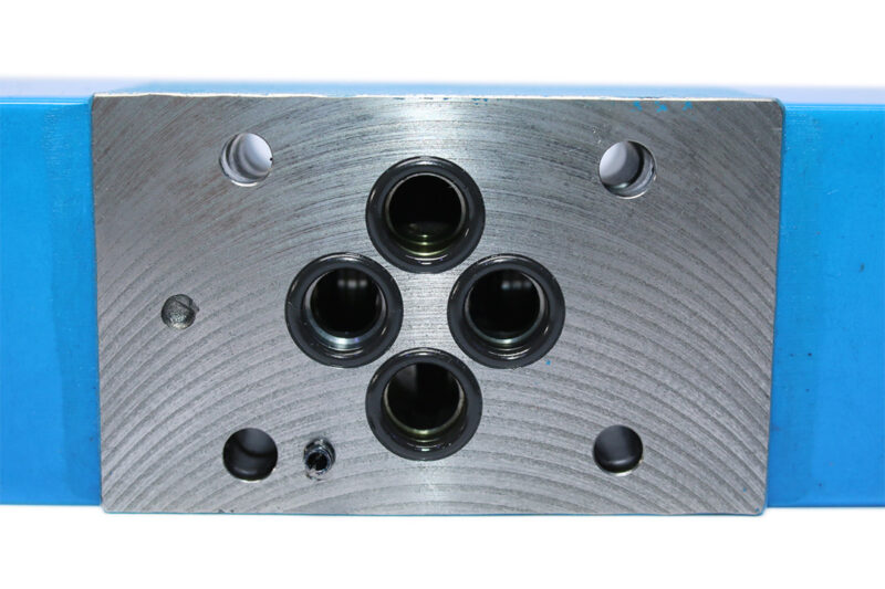 VICKERS DG4V 3 0C M U H7 60 SOLENOID OPERATED DIRECTIONAL VALVE - Image 8