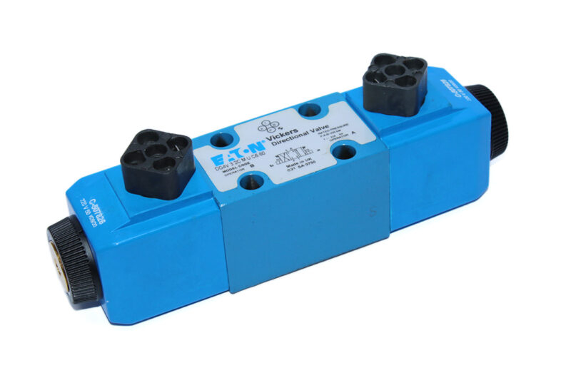VICKERS DG4V 3 2C M U C6 60 SOLENOID OPERATED DIRECTIONAL VALVE