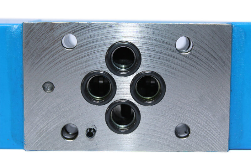VICKERS DG4V 3 2C M U C6 60 SOLENOID OPERATED DIRECTIONAL VALVE - Image 6