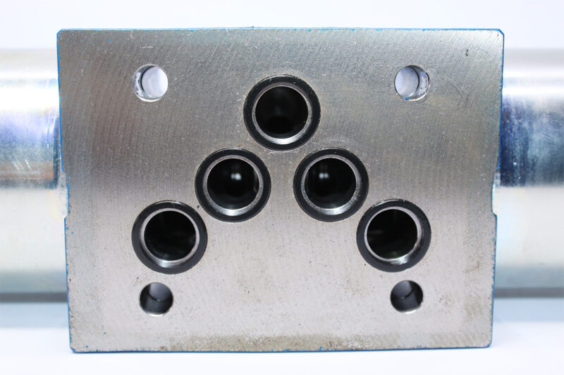 REXROTH R901278786 DIRECTIONAL CONTROL VALVE 4WE10C50/OFEG24N9K4/M - Image 6