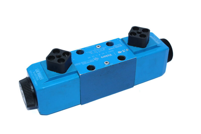 VICKERS DG4V 3 6C M U D6 60 SOLENOID OPERATED DIRECTIONAL VALVE - Image 5