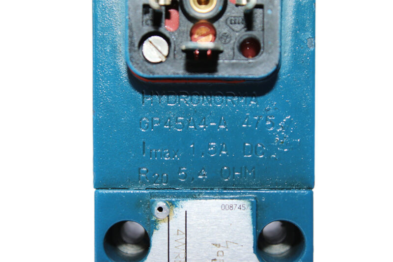 REXROTH R900485172 PROPORTIONAL DIRECTIONAL VALVE 4WRE 6 E32-12/24Z4/M - Image 4