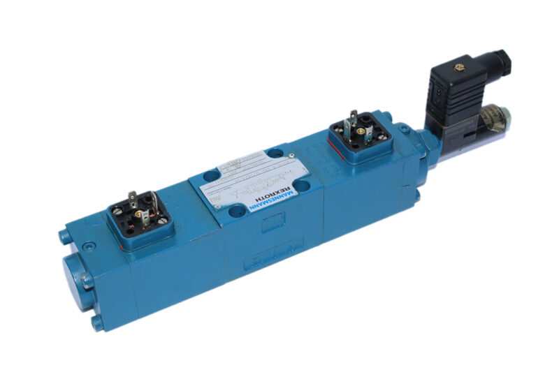 REXROTH R900485172 PROPORTIONAL DIRECTIONAL VALVE 4WRE 6 E32-12/24Z4/M - Image 5