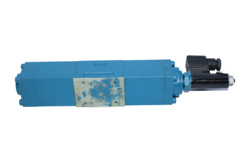 REXROTH R900485172 PROPORTIONAL DIRECTIONAL VALVE 4WRE 6 E32-12/24Z4/M - Image 8