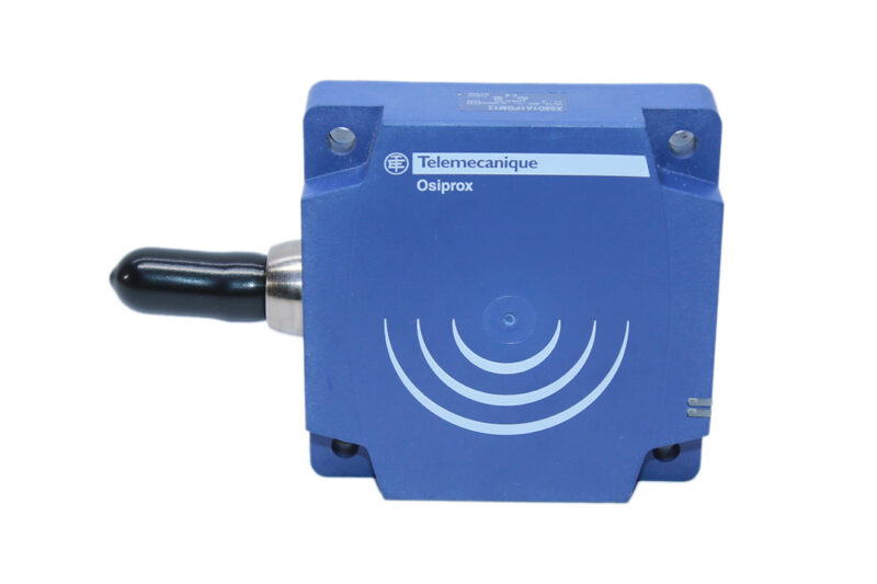 TELEMECANIQUE XS8D1A1PBM12 INDUCTIVE PROXIMITY SENSOR - Image 4