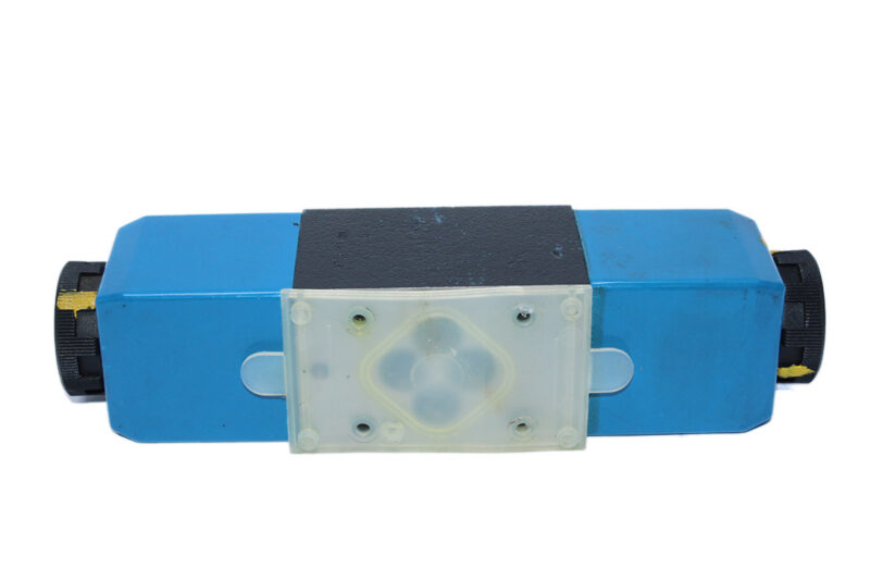 VICKERS DG4V 3 6C M U D6 60 SOLENOID OPERATED DIRECTIONAL VALVE - Image 7