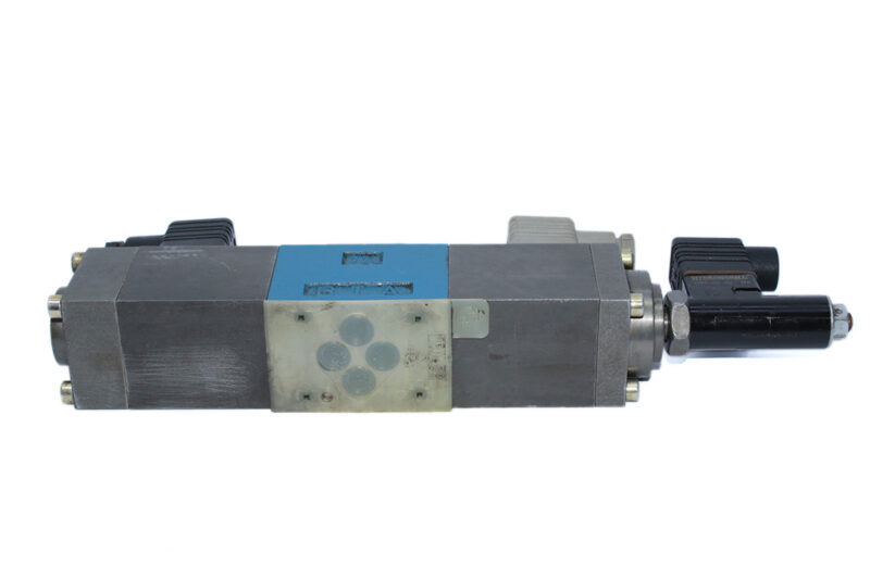 REXROTH R900486227 PROPORTIONAL DIRECTIONAL VALVE 4WRE 6 W16-12/24Z4/M - Image 8