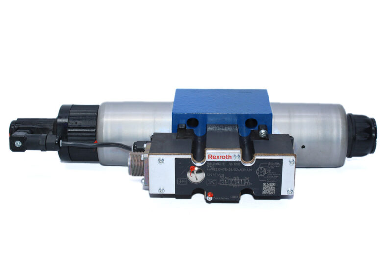 REXROTH R900927233 PROPORTIONAL DIRECTIONAL VALVE 4WREE10W75-23/G24K31/A1V - Image 3