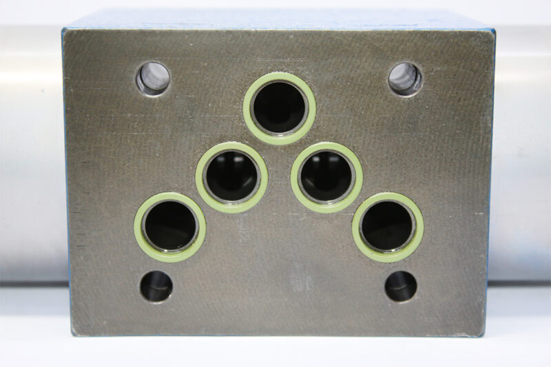 REXROTH R900927233 PROPORTIONAL DIRECTIONAL VALVE 4WREE10W75-23/G24K31/A1V - Image 6