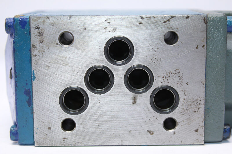 REXROTH R900590222 MANUAL DIRECTIONAL VALVE 4WMM 10 G31/ - Image 5