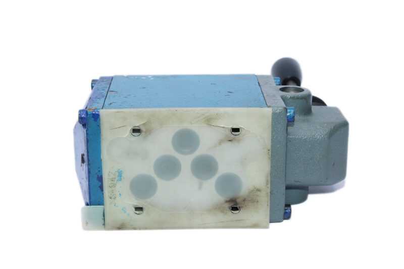 REXROTH R900590222 MANUAL DIRECTIONAL VALVE 4WMM 10 G31/ - Image 6